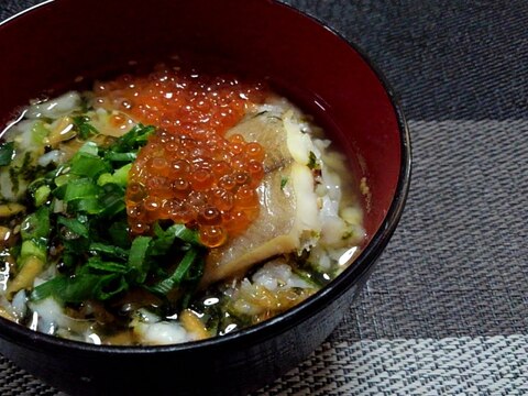 カレイの酒蒸しにいくらと葱のぶっかけお茶漬け～旦